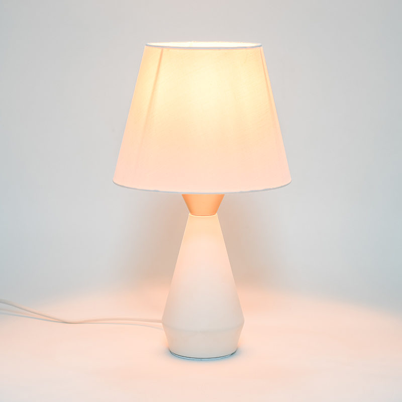 Lampe de chevet de style européen rétro