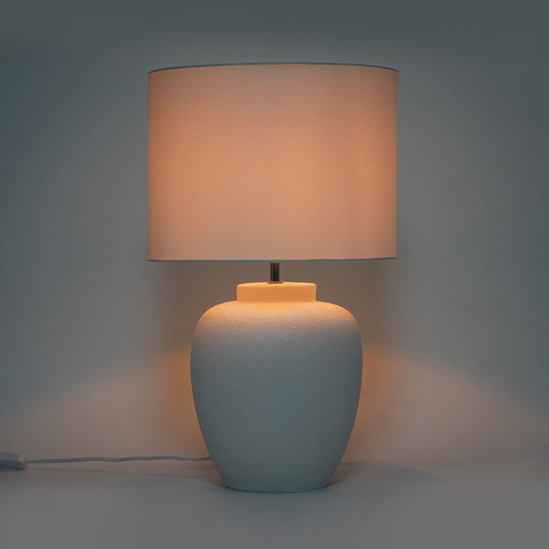 Lampe de bureau blanche simple