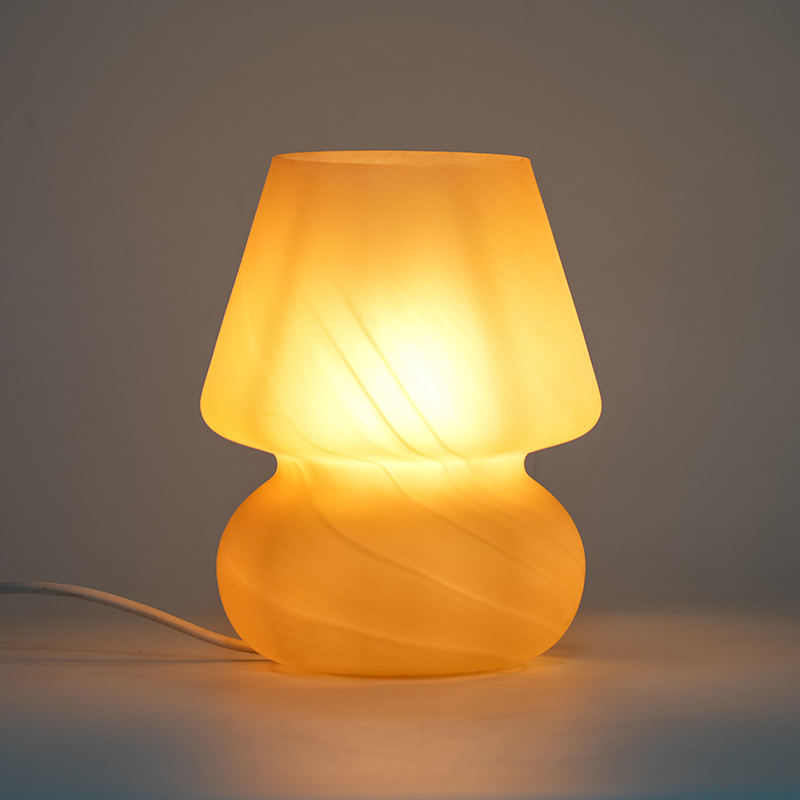 Lampe de table en verre crème