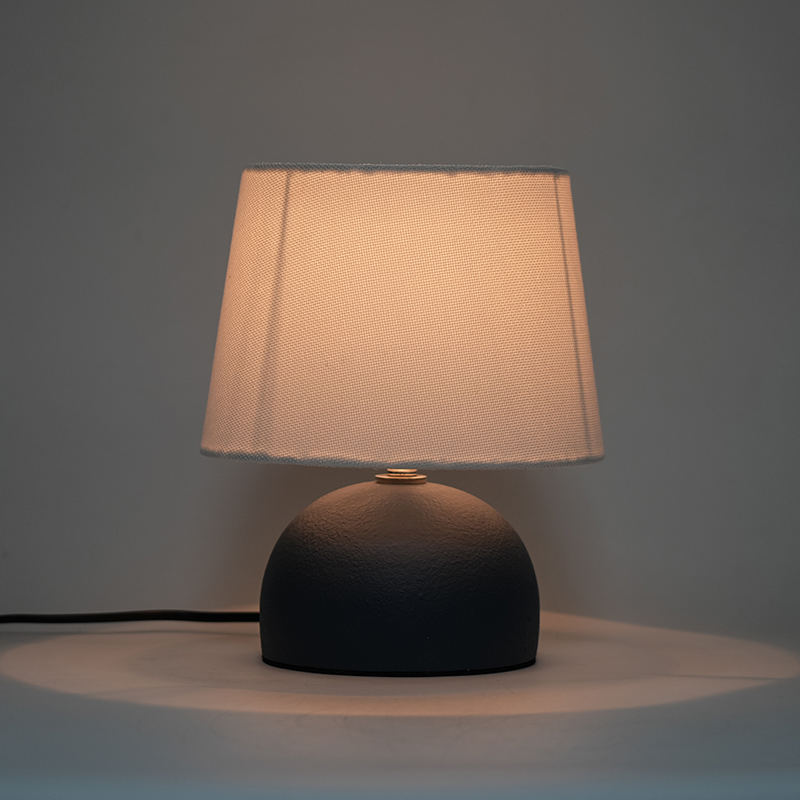 Lampe de bureau créative simple nordique blanc crème