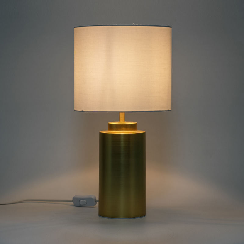 Lampe de table en métal simple et atmosphérique