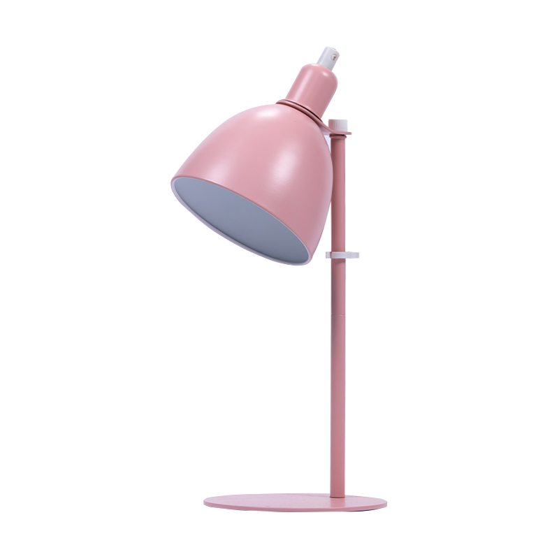 Lampe de table en métal rose