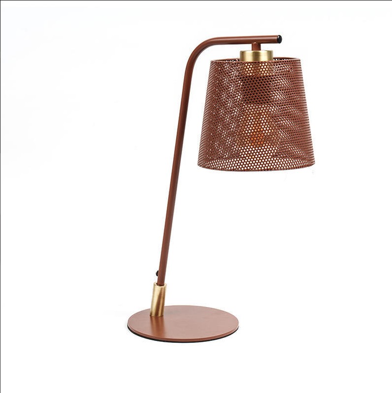 Comment une lampe de table en fer élève-t-elle l’éclairage d’une maison moderne ?